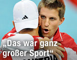 Team-Kapitän Clemens Trimmel umarmt Jürgen Melzer