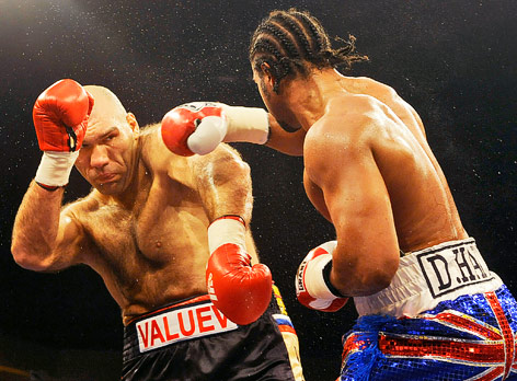 © AP/Christof Stache Ehemaliger Boxweltmeister Nikolaj WalujewBoxkampf zwischen Nikolaj Walujew und David Haye 2009 in Nürnberg