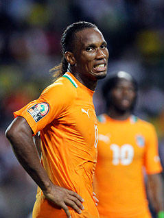 © Reuters/Themba Hadebe Didier Drogba schaut zerknirscht