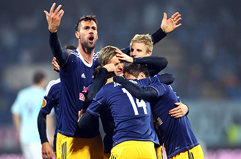 Jubelnde Red-Bull-Salzburg-Spieler Stefan Maierhofer, Stefan Hierlaender, Jakob Jantscher und Martin Hinteregger
