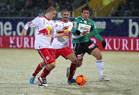 Martin Hinteregger, Douglas da Silva (beide Salzburg) und Ignacio Diaz Casanova (Ried)