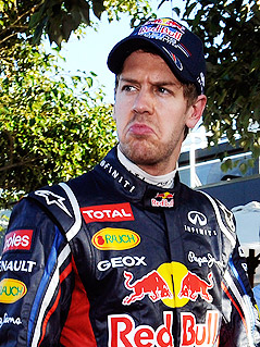 © APA/EPA/Franck Robichon Enttäuschter Sebastian Vettel nach dem ersten Qualifying der Saioni