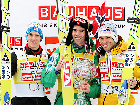 © APA/EPA/Antonio Bat Gregor Schlierenzauer, Anders Bardal (Norwegen) und Andreas Kofler