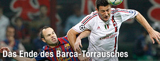 Andres Iniesta (Barselona) im Kopfballduell mit Daniele Bonera (Milan)