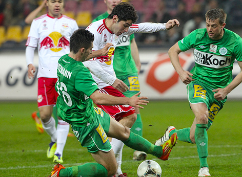 Marvin Potzmann (Mattersburg), Jonathan Soriano (RBS) und Martin Rodler (Mattersburg)