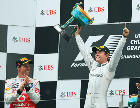 © AP/Greg Baker Jubel von Nico Rosberg (Mercedes) bei der Siegerehrung