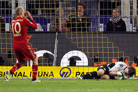 © AP/Michael Sohn Robben vergibt den Elfmeter