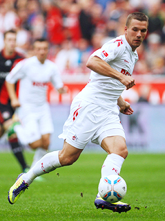 © Reuters/Ina Fassbender Lukas Podolski (Köln) am Ball