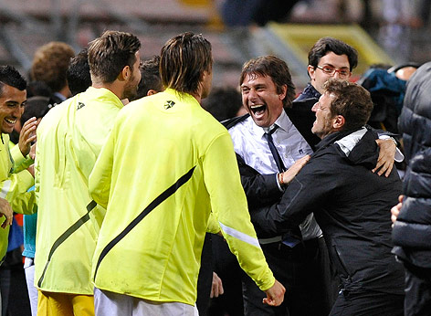 Juventus-Trainer Conte feiert mit Spielern