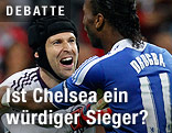 Jubel von Petr Cech und Didier Drogba (beide Chelsea)