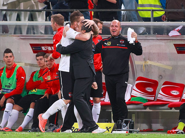 © ORF.at/Christian Öser Marko Arnautovic jubelt mit Marcel Koller