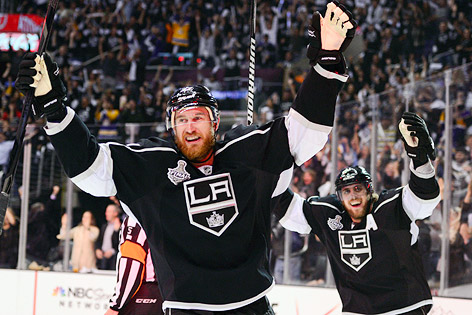 © AP/Mark J. Terrill Jubel von Jeff Carter und Anze Kopitar