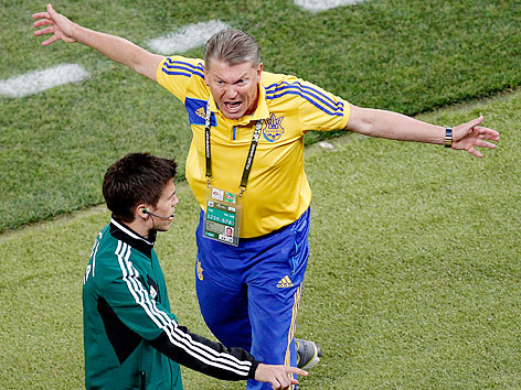© APA/EPA/Kim Ludbrook Ukraine-Trainer Oleg Blochin