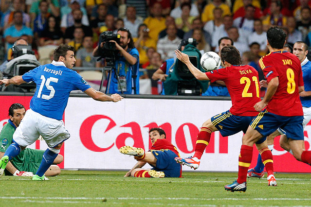 © AP/Michael Sohn Kopfballtor von David Silva (Spanien)