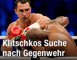 Wladimir Klitschko schlägt auf Tony Thompson ein