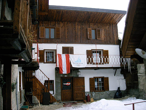 Quartier der  OESV-Langlaeufer in Pragelato in 2006