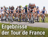 Hauptfeld auf einer Tour-de-France-Etappe