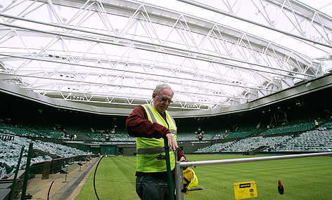 © AP/Alastair Grant Wimbledon-Chef-Greenkeeper Eddie Seaward