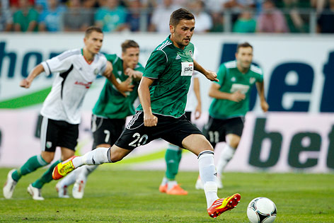 © GEPA/Mathias Mandl Anel Hadzic (Ried) verwandelt einen Elfmeter