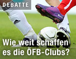 Füße und Ball