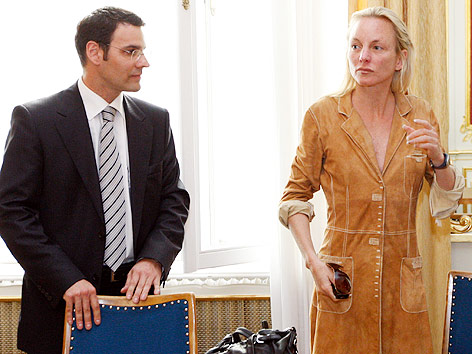 © GEPA/Christian Ort Susanne Pumper und Anwalt Clemens Grünzweg