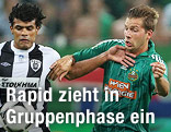 Guido Burgstaller (SK Rapid Wien) im Zweikampf mit Etto (PAOK)
