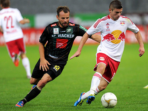 © GEPA/Amir Beganovic Roman Wallner (Wacker) und Valon Berisha (RBS)