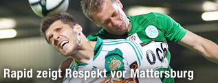 Christopher Trimmel (Rapid) und Adnan Mravac (Mattersburg)