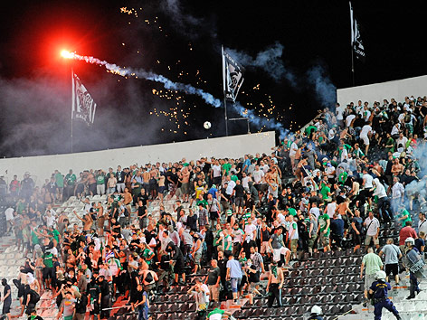 Randalierende Fans