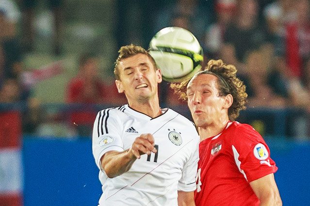 Emanuel Pogatetz und Miroslav Klose