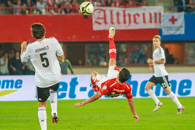 Zlatko Junuzovic mit einem Fallrückzieher