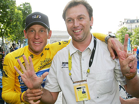 © AP/Alessandro Trovati Lance Armstrongand und sein damaliger Team-Director Johan Bruyneel (Discovery Channel/USA)