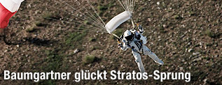 Felix Baumgartner bei seiner Landung