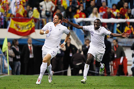 © dapd/AP/Andres Kudacki Frankreichs Olivier Giroud und Blaise Matuidi jubelnd