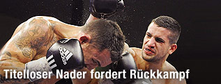 Roberto Santos (Spanien) boxt gegen Marcos Nader (Österreich)