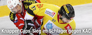 Johannes Kirisits (KAC) und Josh Soares (Capitals)