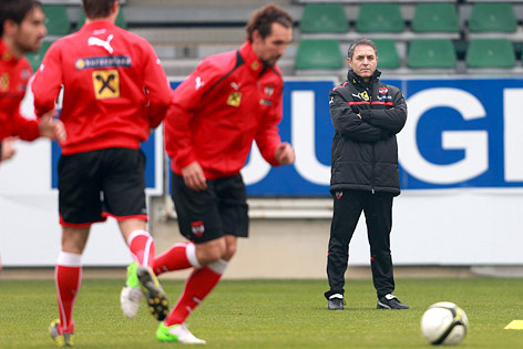 Teamchef Marcel Koller und Emanuel Pogatetz im Training