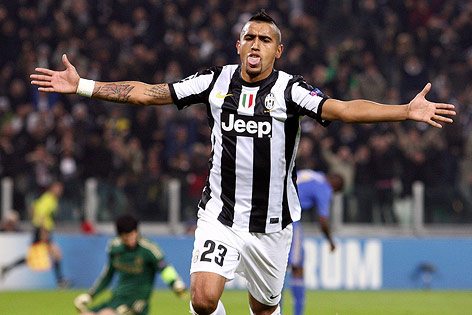 © AP/Jonathan Moscrop, Lapresse Arturo Vidal streckt beim Jubeln die Zunge heraus