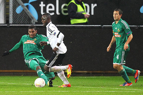 Guimaraes Ferreira Gerson (Rapid), John Chibuike (Rosenborg) und Thomas Schrammel (Rapid)
