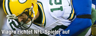Zwei Footballspieler im Zweikampf