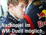 Formel-1-Weltmeister Sebastian Vettel (Red Bull) blickt &uuml;ber seine Schulter