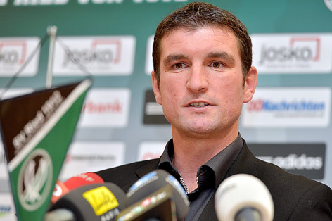 © GEPA/Florian Ertl Ried-Trainer Michael Angerschmid während einer Pressekonferenz