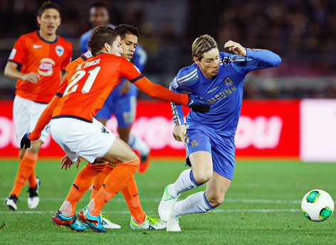 © Reuters/Yuya Shino Fernando Torres (Chelsea) und Mier (Monterrey)