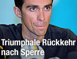 Alberto Contador bei einer Pressekonferenz