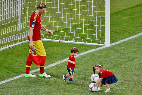 Fernando Torres mit seinem Sohn Leo und seiner Tochter Nora
