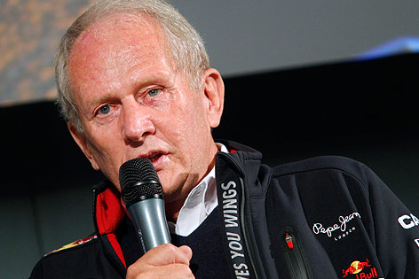 © GEPA/Erwin Scheriau Motorsportberater Helmut Marko (Red Bull) mit Mikrofon