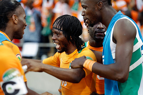 © AP/Armando Franca Fußballer Gervinho (Elfenbeinküste) jubelnd