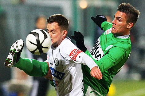 Christian Klem (li/Sturm) und Manuel Seidl (Mattersburg)