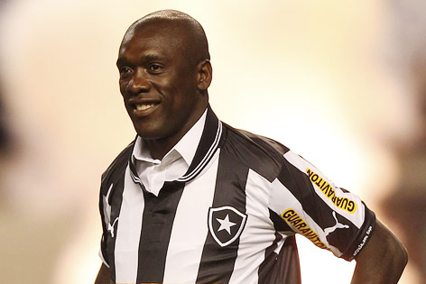 © APA/EPA/Antonio Lacerda Clarence Seedorf