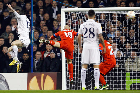 © APA/AP/Kirsty Wigglesworth Gareth Bale (Tottenham) köpfelt zum 2:0